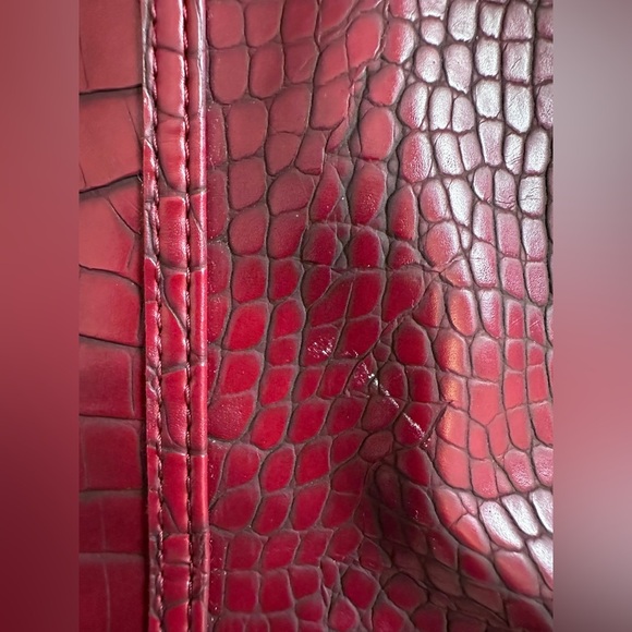 Women’s Vintage Neiman Marcus Red/Burgundy Faux Leather Crocodile Tote, large - Picture 7 of 9